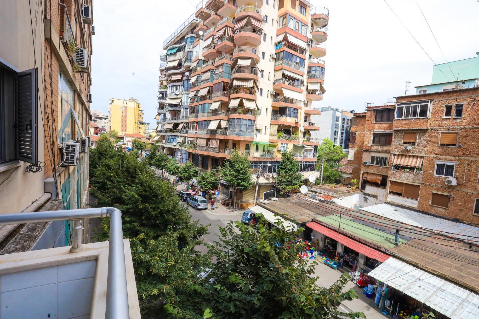 New Bazar Selvia Apartment 티라나 외부 사진